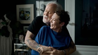 ‘Jimpa’ Review: Olivia Colman and John Lithgow Soar in Beautiful, Bittersweet Drama