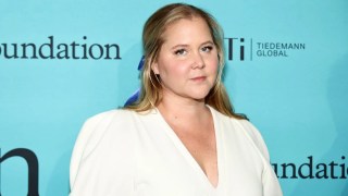 Amy Schumer Admits She’s ‘Not Proud’ of Hooking Up With a Fan: ‘This Is When I Get Actually Canceled’ | Video