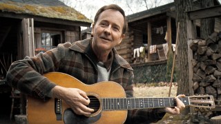 Edward Norton Found the Keys to Pete Seeger in ‘A Complete Unknown’: His Music Was Intricate and His Toilet Smelled