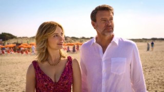 Scott Foley Finds Love and Speaks Italian – Badly – in Netflix’s ‘La Dolce Villa’ Trailer