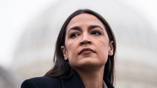 AOC Tells Jon Stewart Billionaires Are in a ‘Kiss Ass Race’ to Please Trump | Video